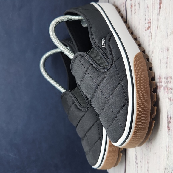 Vans | EUC Snow Lodge Slipper Snow Quilted Sneakers Size Women's 8.5 - Picture 2 of 8